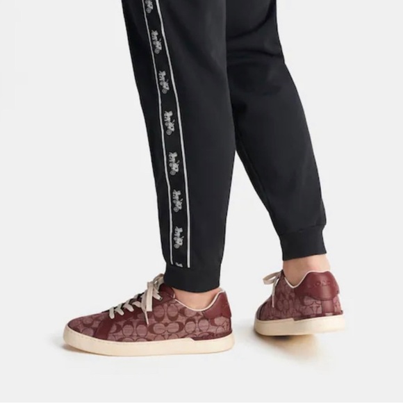 Clip Low Top Sneaker In Signature Chambray NWT 10.5 Men - Picture 2 of 6